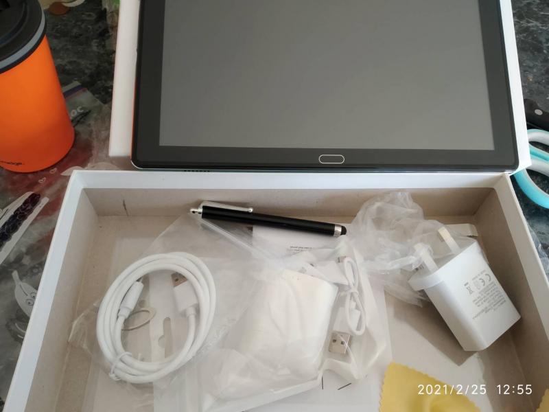 Review of 10 Core CPU 10.6 inch HD 4G Android Tablet Deals 96GB Bundle